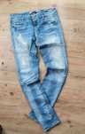 Jeansy GUESS r.m