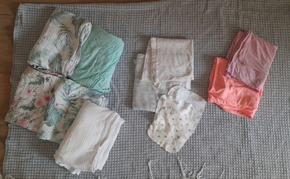 Одяг для дівчинки 3, 6 міс, носки,  костюм, рушник, плаття