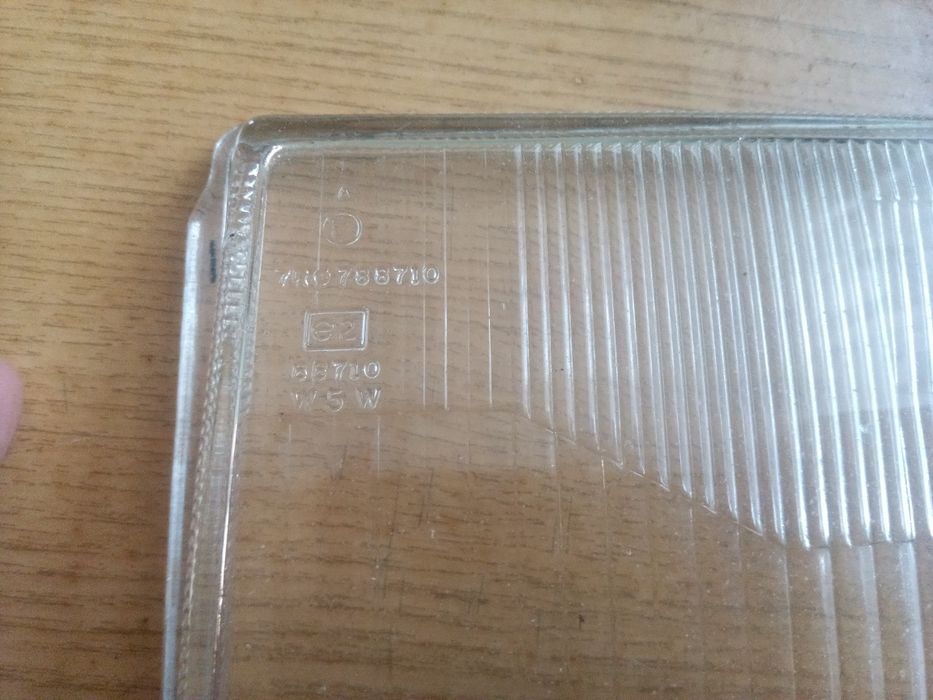 Продам стекло від фари