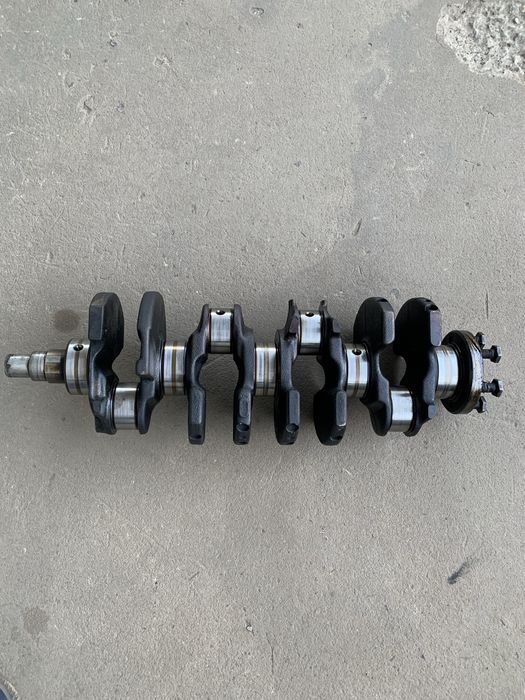 Продам коленвал опель вектра 1-8 моновприск 18 NZ номинал