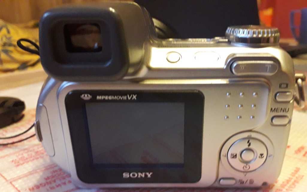 Aparat Fotograficzny "Sony" "Cyber Shot" Nieużywany !!!