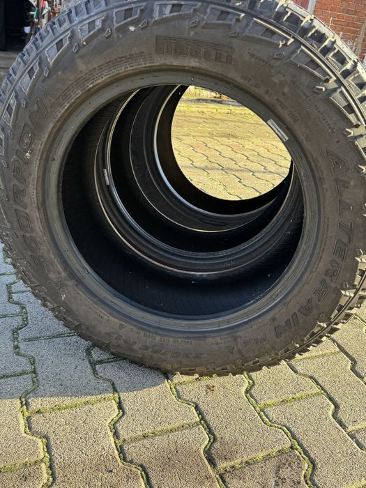 Opony Pirelli wielosezonowe 235/65 R17 Scorpion Allterrain