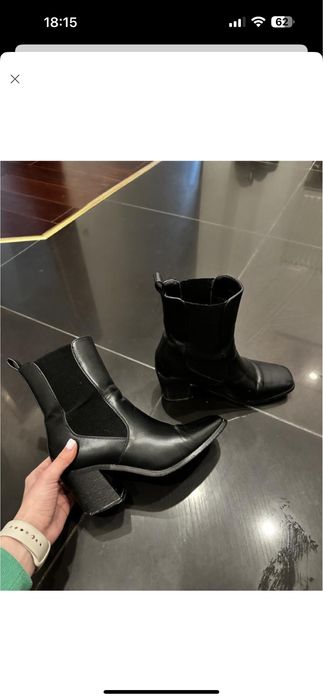 Чоботи на каблуці