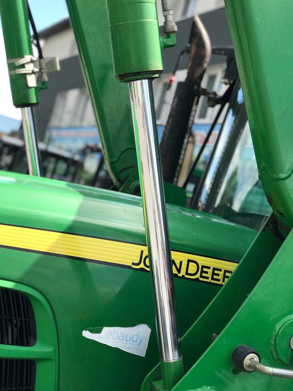 Трактор John Deere 6230