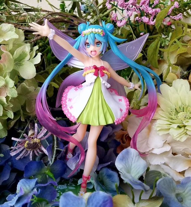 Оригінальна аніме фігурка