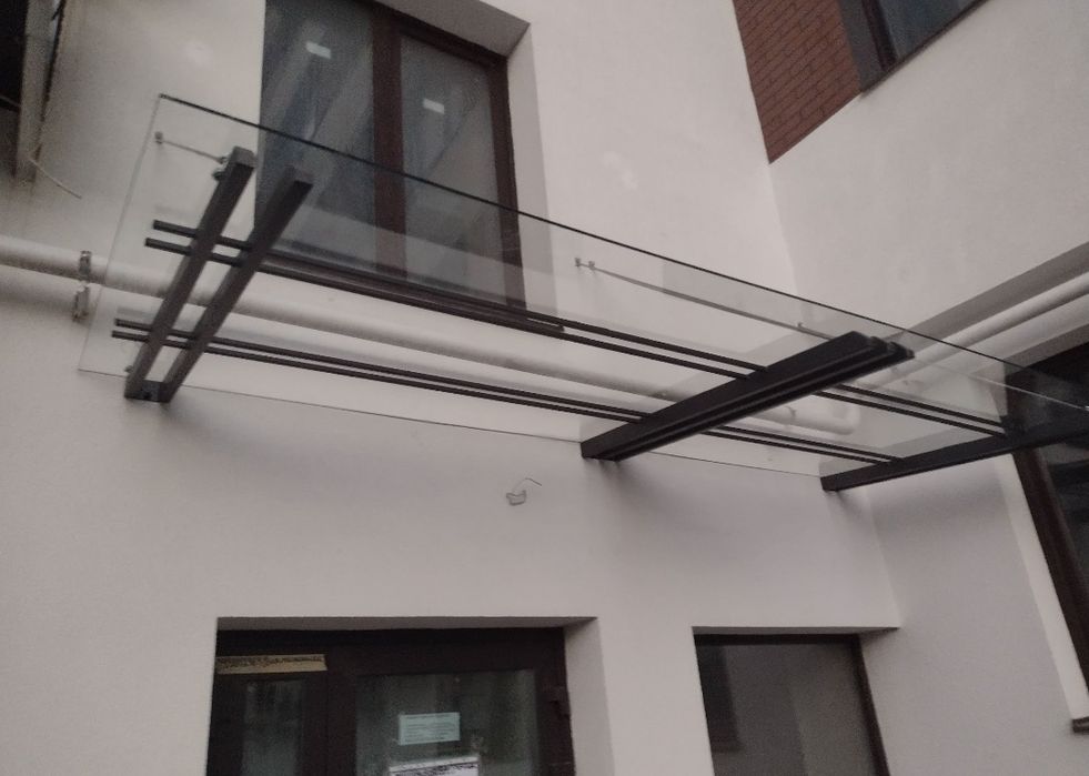 Виготовлення перил, воріт, навісів. Скляні навіси та перила.