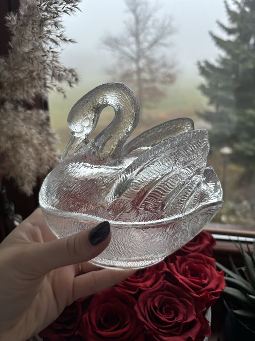 Szklany łabędź ząbkowice prl stare szkło