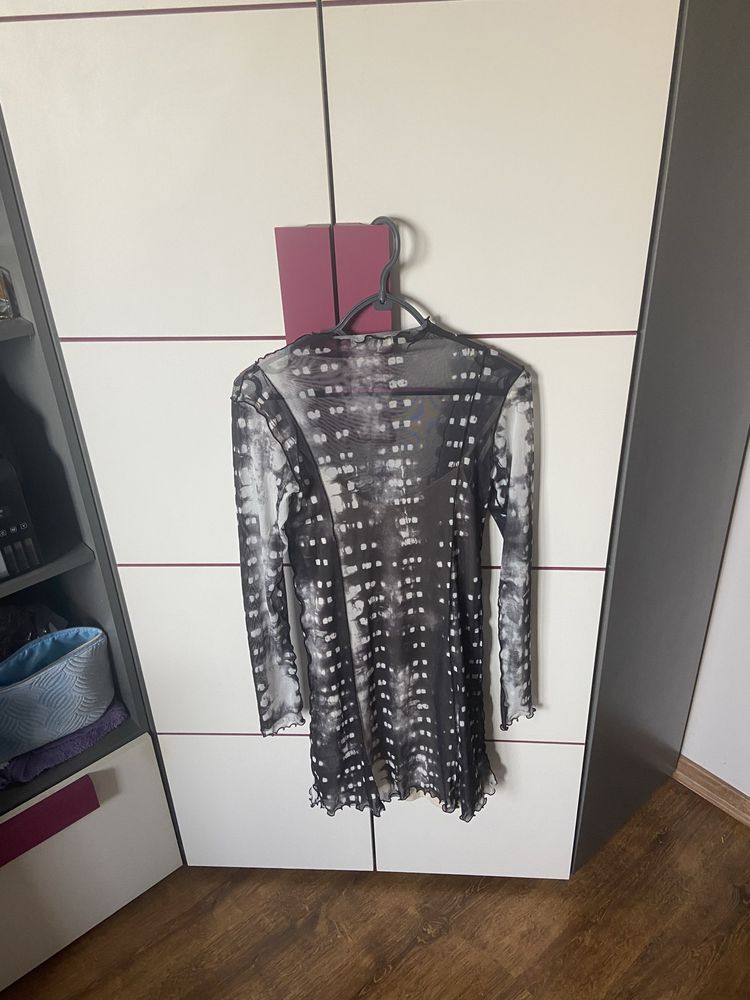 Sukienka z halką Stradivarius XS
