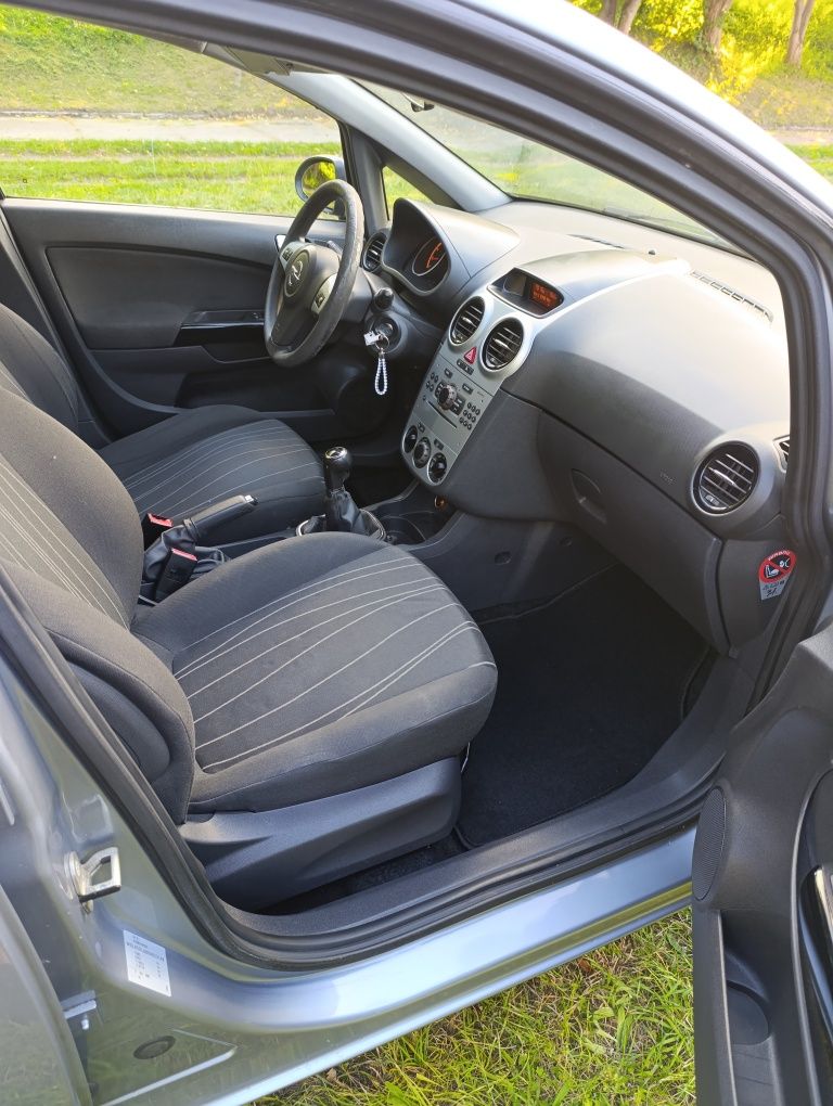 Opel Corsa D 1.2 Benz Klima 5 drzwi niski przebieg