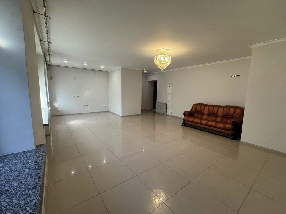 Оренда кв під офіс/шоурум/житло 40 м2 Київ,просп.Берестейський 15,КПІ