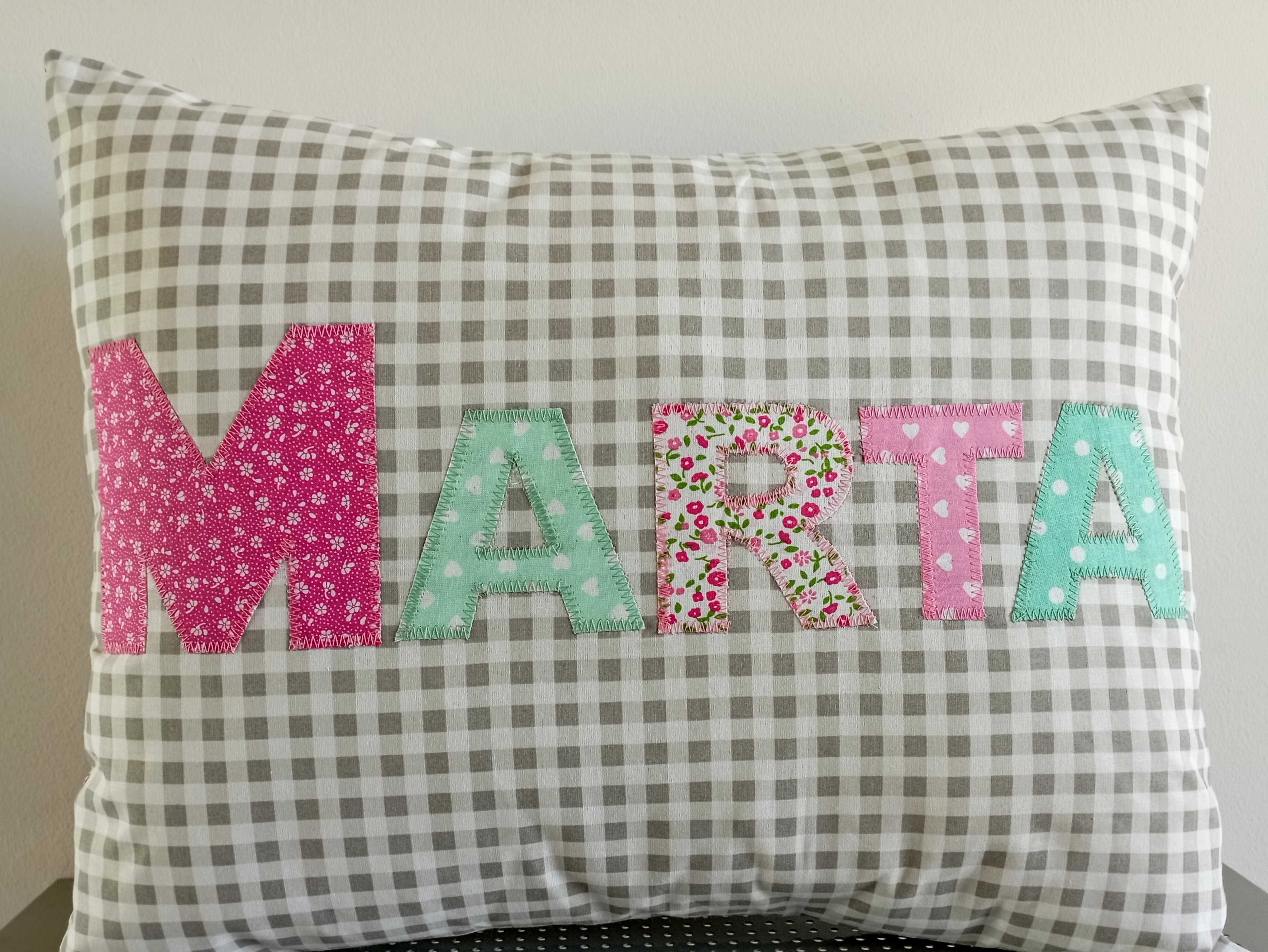 Poduszka personalizowana z imieniem Twoje imię MARTA Kids room