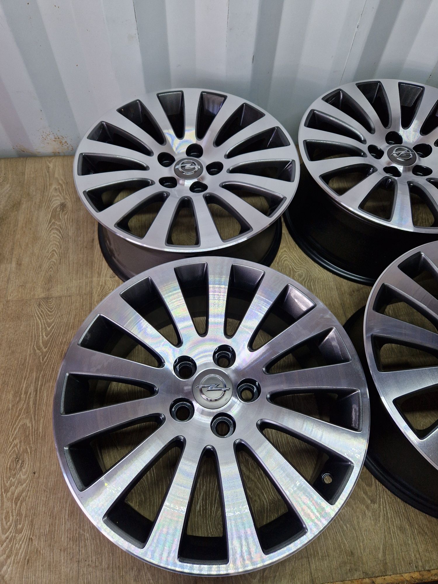 Felgi 18 opel insignia 5x120 8j et42 os 67.1