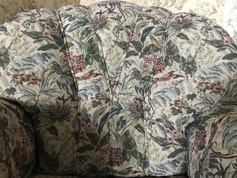 Poltronas Clássicas com Estilo Floral
