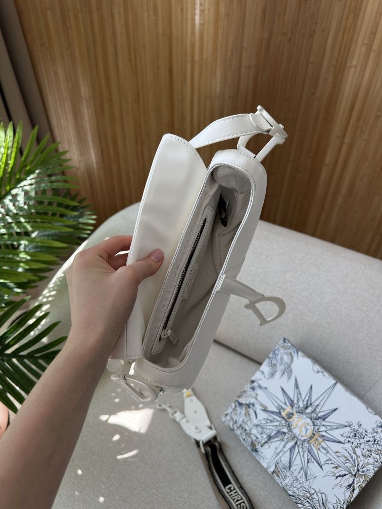 Сумка жіноча Christian Dior Ultra Matte Calfskin Saddle Bag White