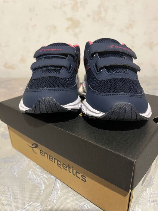 Кросівки дитячі нові