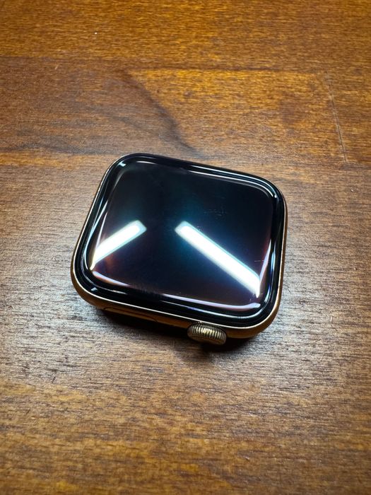 Apple Watch 4 złoty