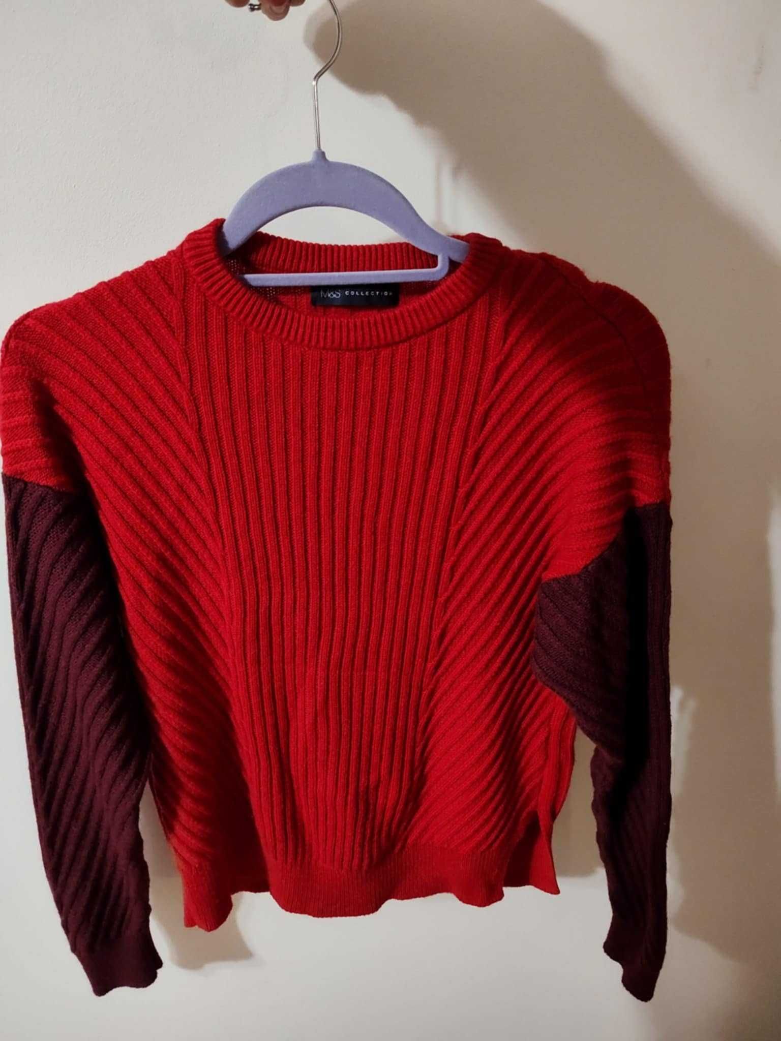 Czerwony sweter z bordowymi rękawami - M&S Collection