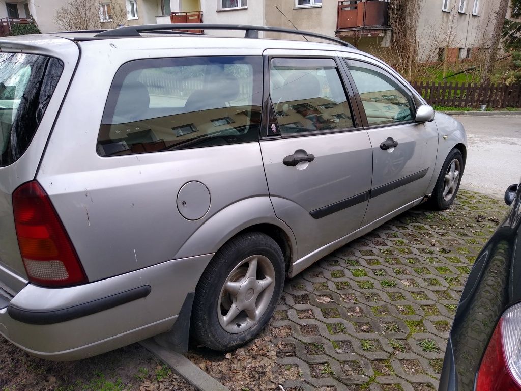 Ford focus MK1 kombi 90 KM