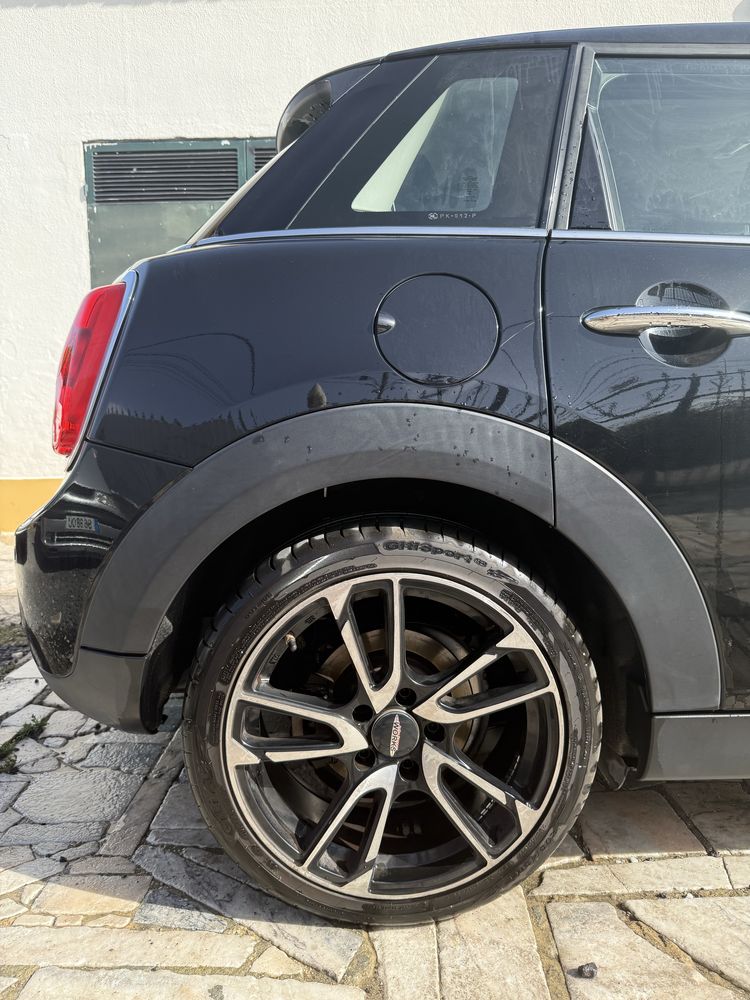 Mini Cooper D Preto