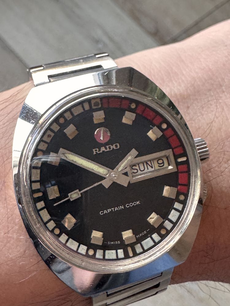 Rado Captain Cook na bransolecie