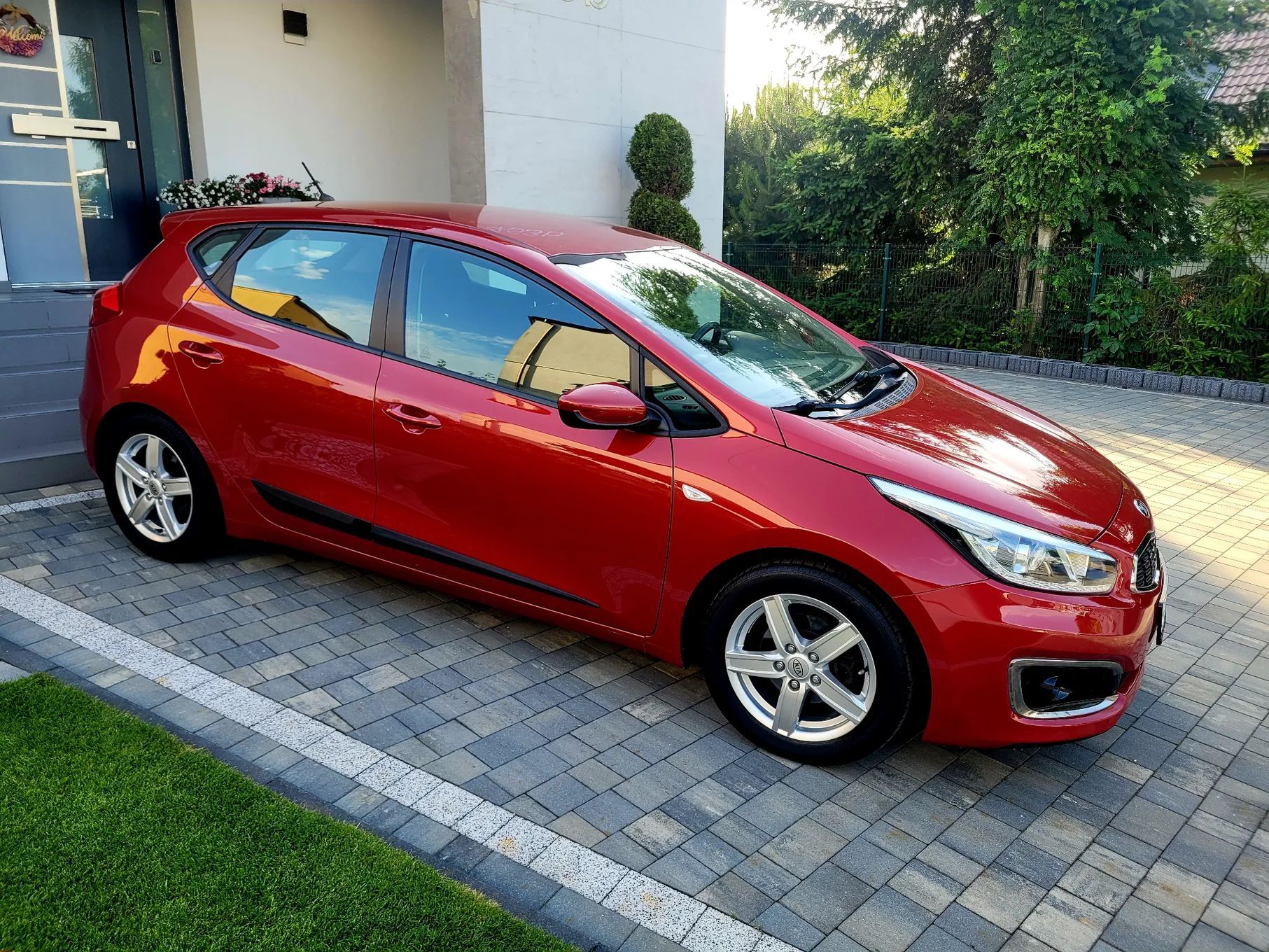 Kia Ceed 1,6 GDI 135KM / Stan BDB / LED / Klima