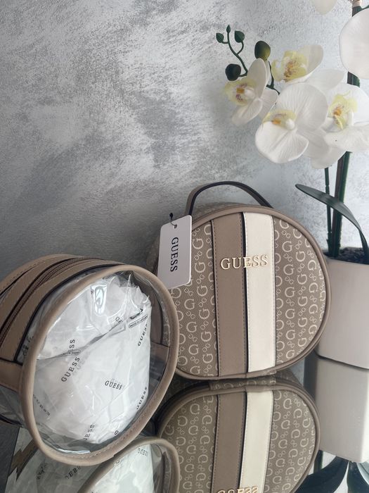 Nowa kosmetyczka zestaw kosmetyczek Guess złote dodatki