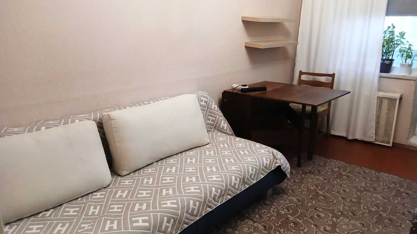 2 ком. квартира, Троещина, ул. Сержа Лихваря (Сабурова), 5