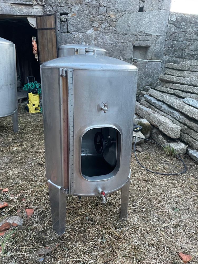 2 Cubas de Inox para Vinho 525 Litros