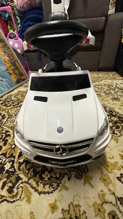 Vendo carro MERCEDES para Bebê.