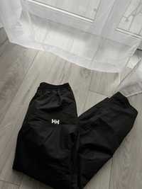 Przeciwdeszczowe spodnie z membrana Helly Hansen