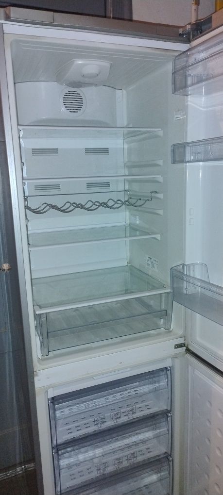 Sprzedam chłodziarko zamrażarkę Beko