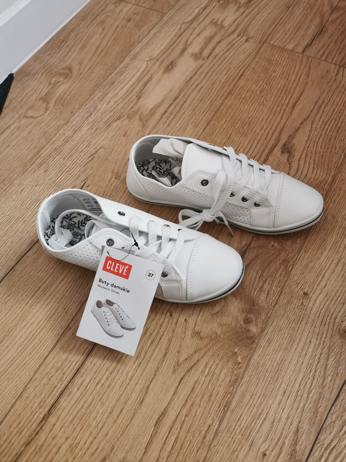 Buty sportowe damskie