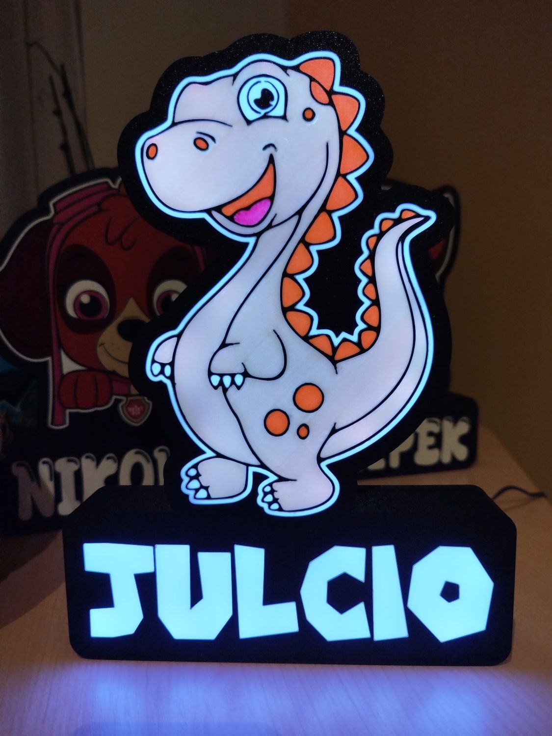 Lampa nocna kolor LED z pilotem - Dino - nadaj własne imię!