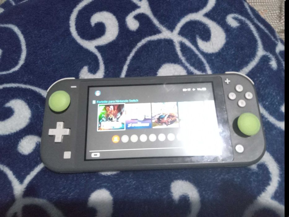Troco Nintendo Switch lite por Playstation 4