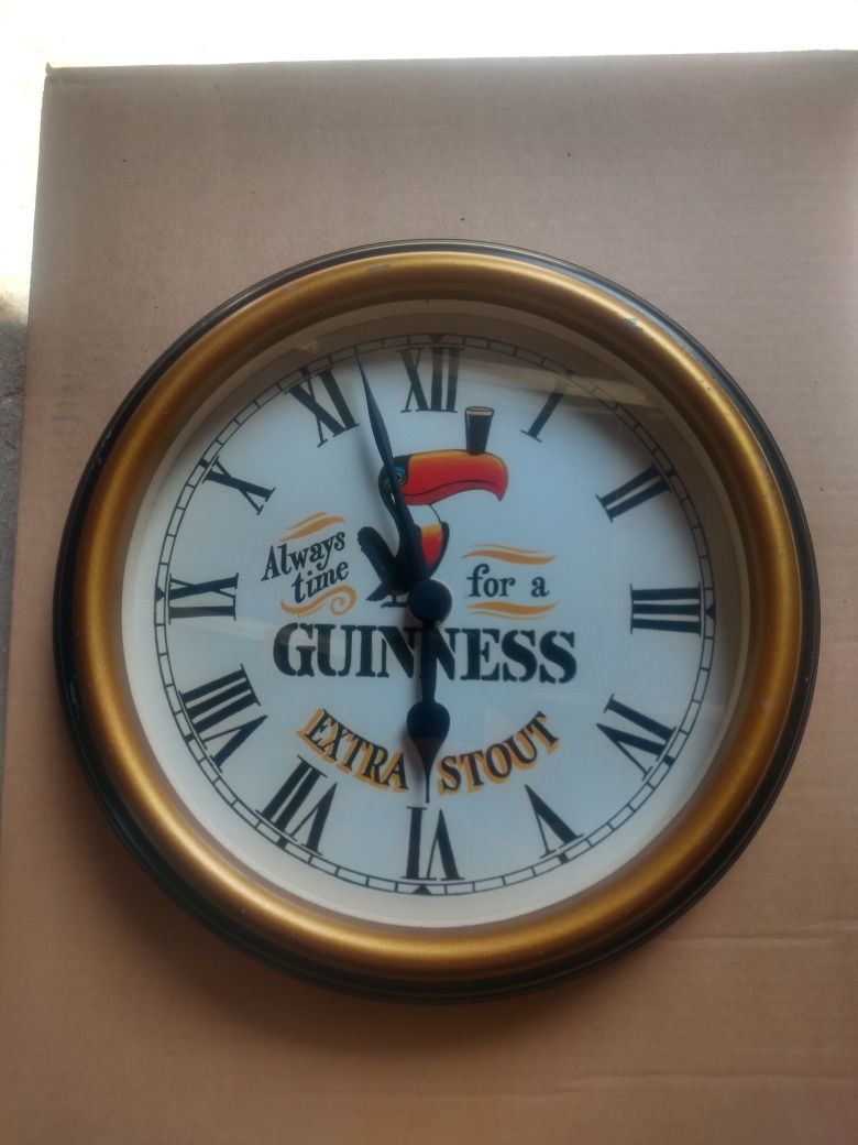 Zegar Guinness , stary zegar , vintage