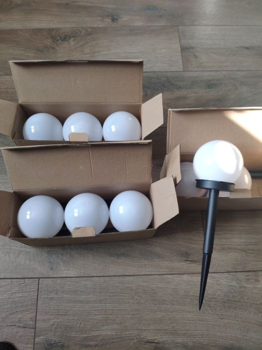 Садовий ліхтар на сонячній батареї