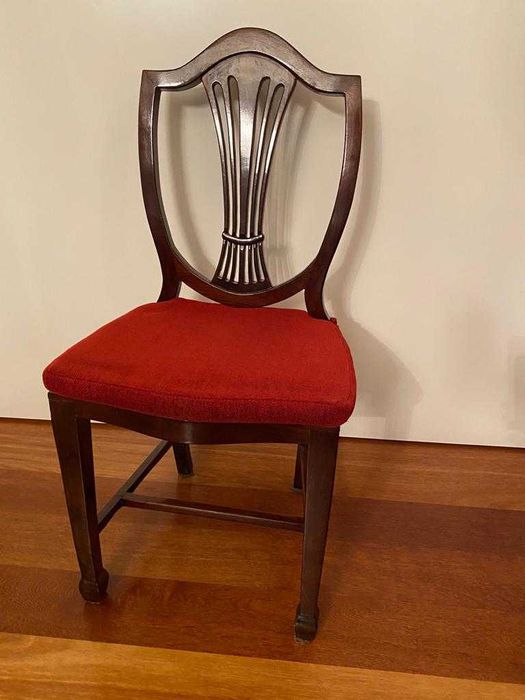 Cadeiras estilo inglês em pau santo