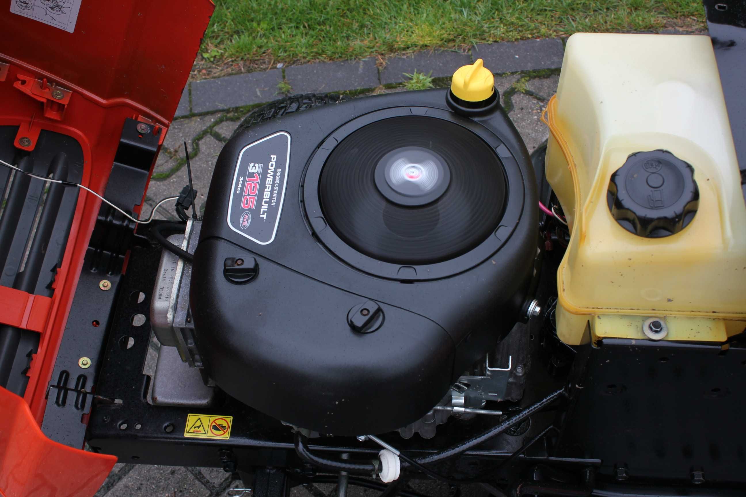 Husqvarna CT 131  TRAKTOREK Kosiarka