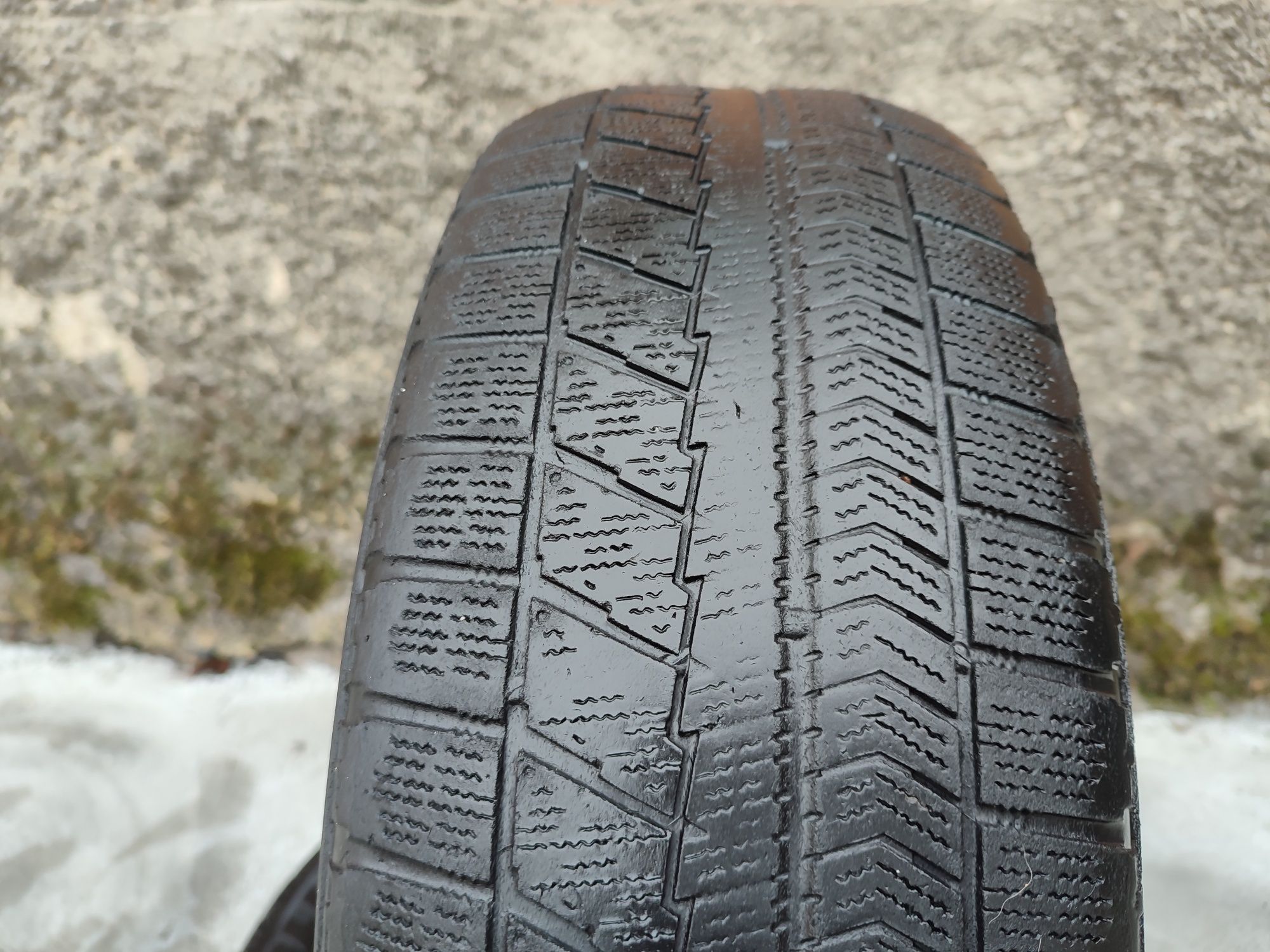 Зимові шини Bridgestone Blizzak VRX 195/65 R15 91S