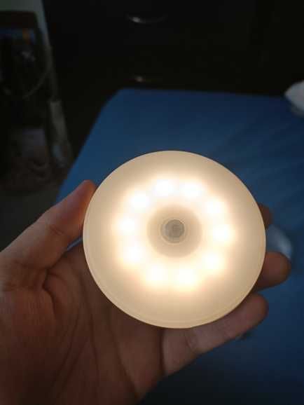 Bezprzewodowa Lampka LED z Czujnikiem Ruchu Regulacja Natężenia