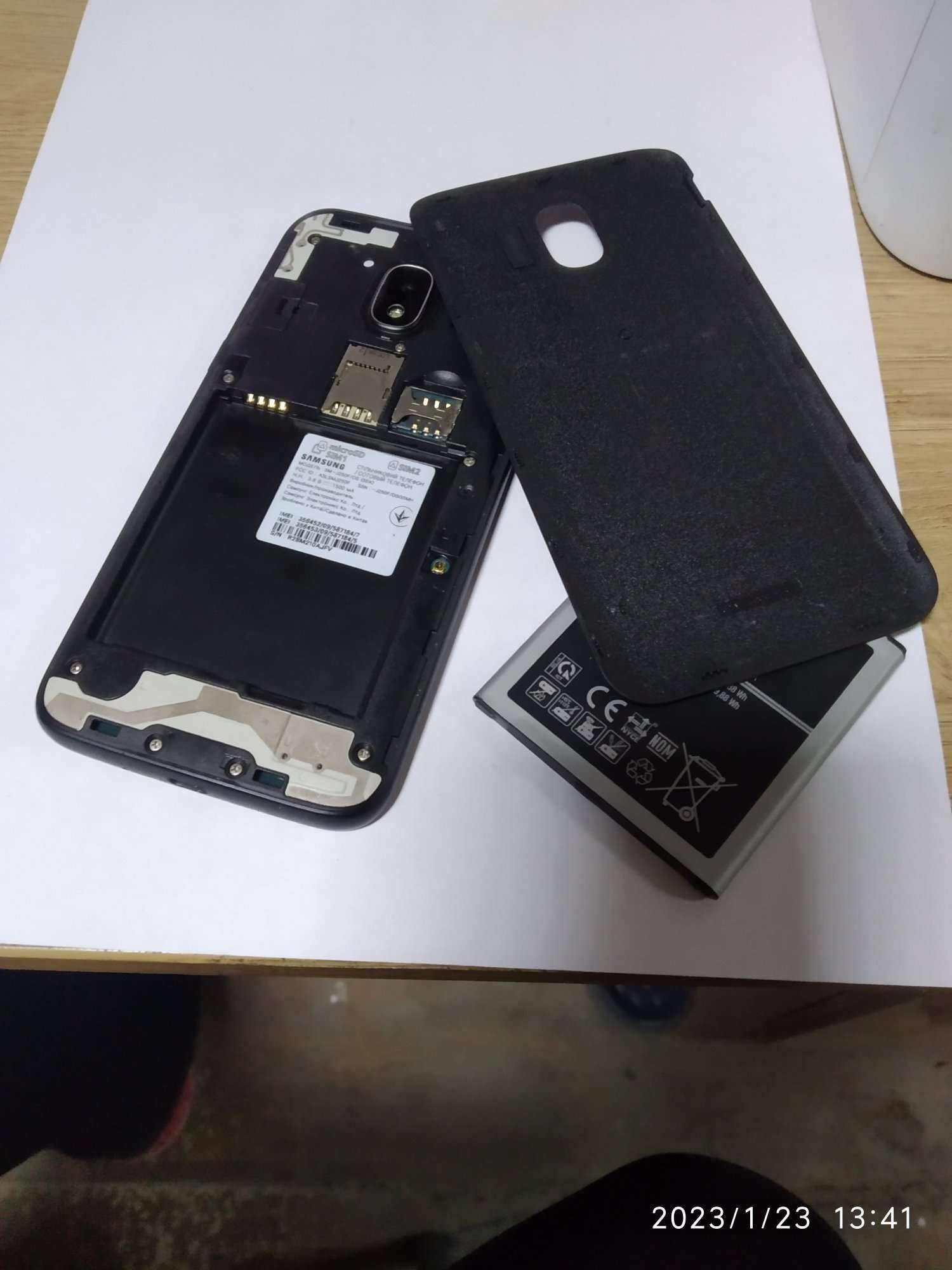 Смартфон Samsung Galaxy J2 J250F/DS
