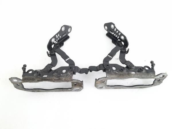 Dobradiça capot MERCEDES-BENZ Classe C (W204)