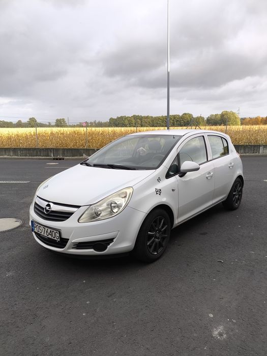 Opel Corsa D niski przebieg  2 komplety kół bezwypadkowa 2 włascicel
