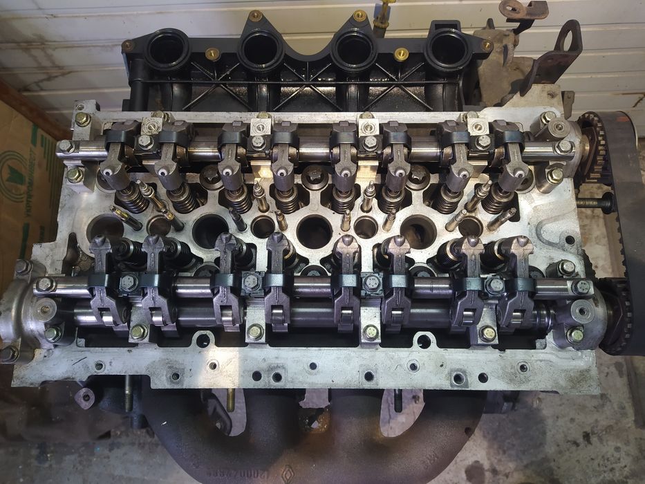 Двигун 2.5 DCI Рено... Опель