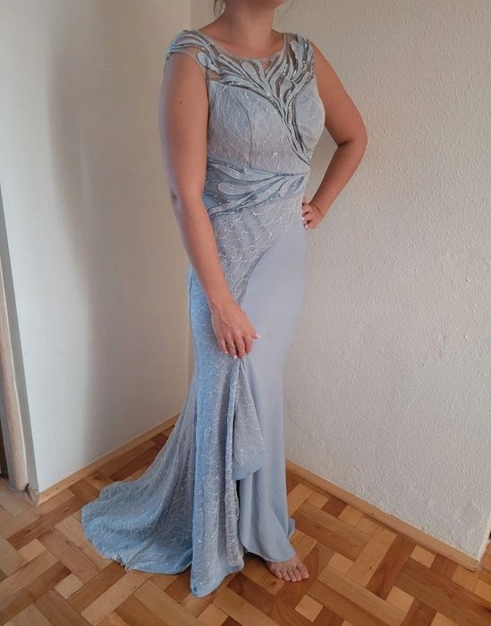 Długa sukienka wizytowa