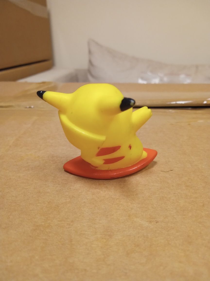 Surfing Pikachu Figurka Pokemon