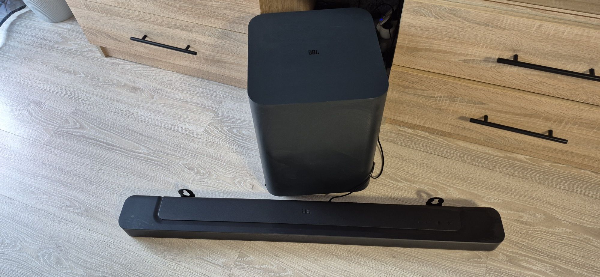 Sprzedam soundbar jbl 500.