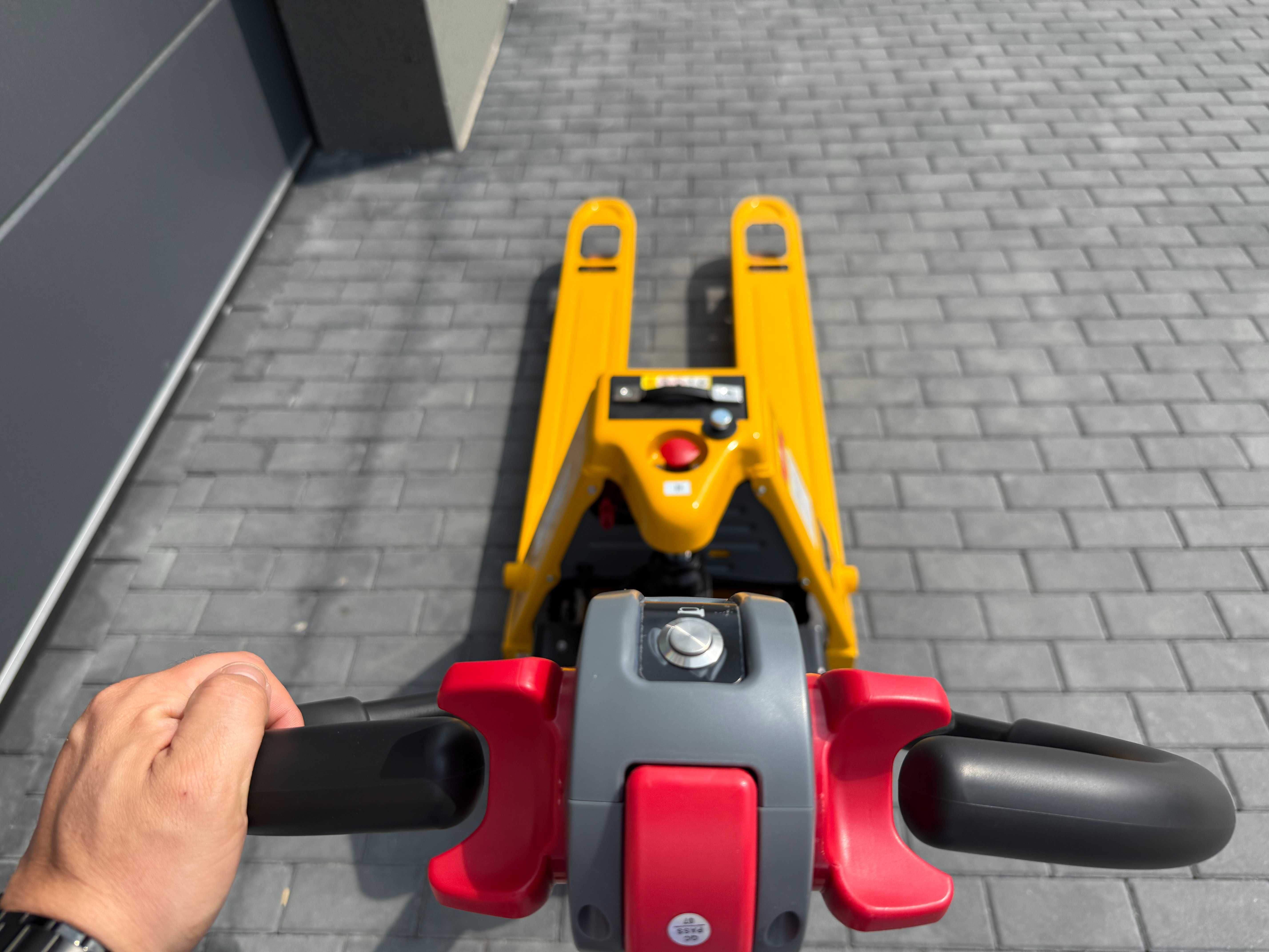 Paleciak elektryczny wózek paletowy EPT PPT CBD 1,5t 115 cm 1,5t 100cm