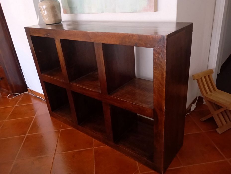 Estante cubos em madeira maciça