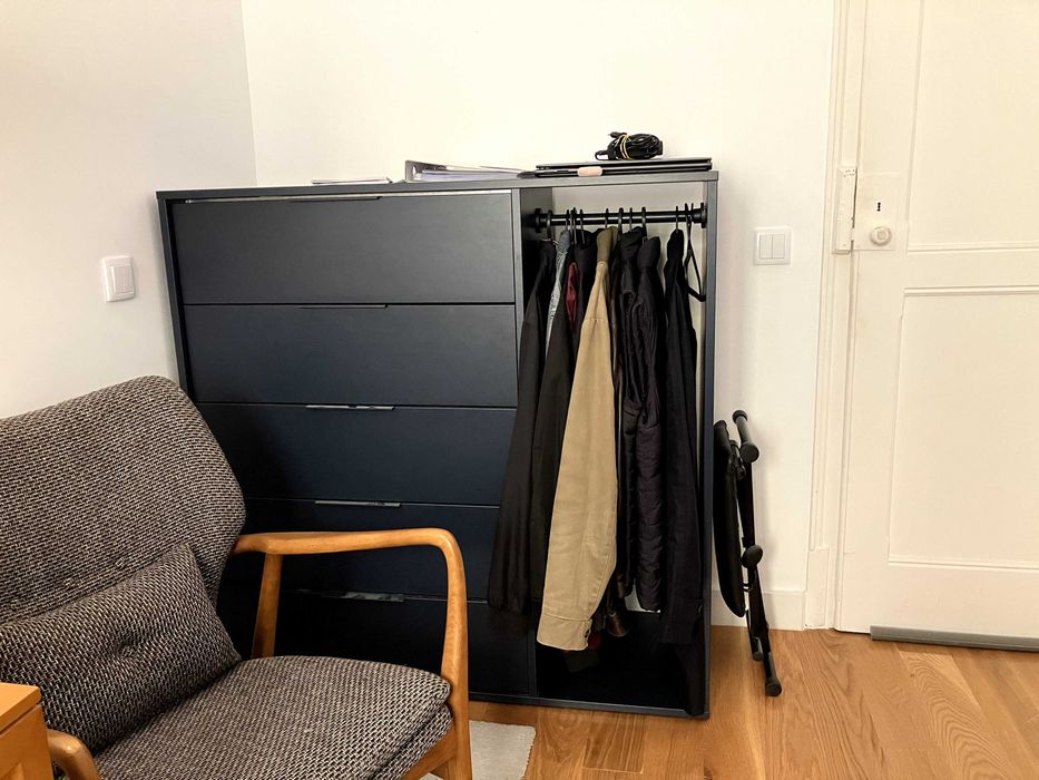 Armário IKEA multi-funcional em óptimas condições.